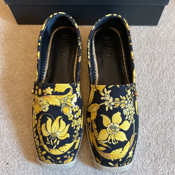 Versace floral canvas espadrilles - Picture 2 of 7